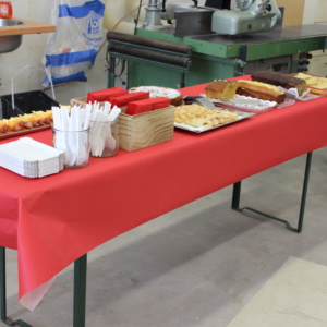 Tisch mit Verpflegung